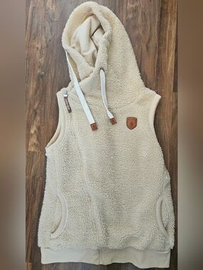 Wanakome Zoe Sherpa Ivory Hoodie Vest